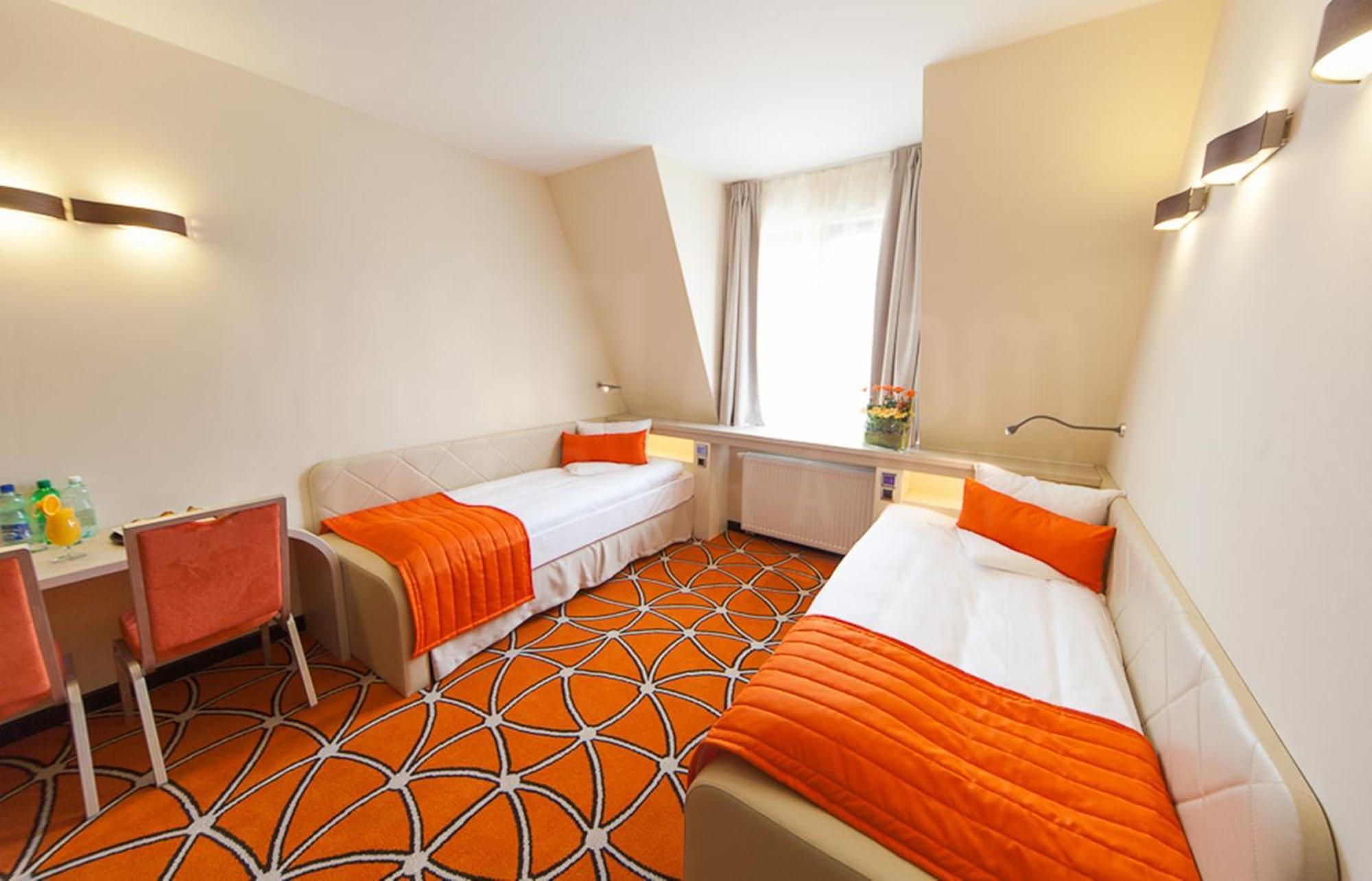 Hotel Eclipse Domasław Habitación foto