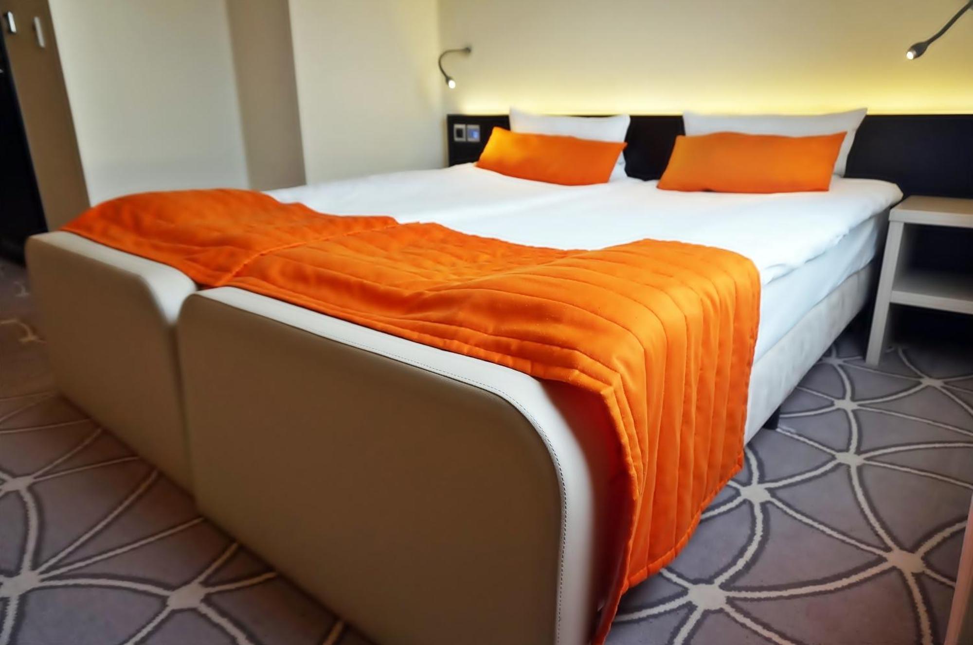 Hotel Eclipse Domasław Habitación foto